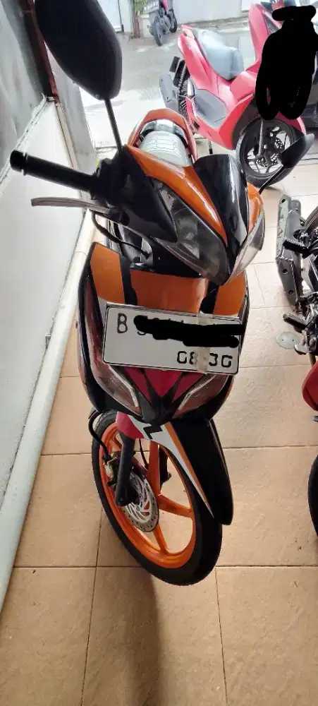 Honda Blade 125 FI Repsol foto 2